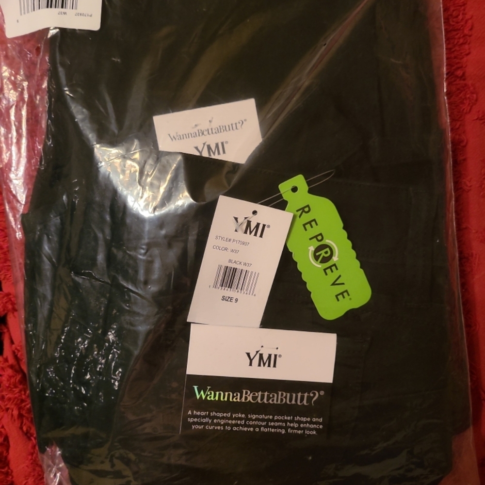 Wome's WannaBettaButt Midrise Bootcut Jeans - Black Size 9